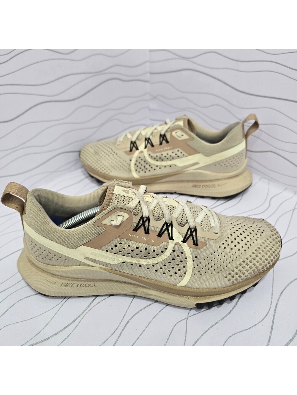 Nike React Pegasus Trail 4 para mujer – Beige – US 8.5